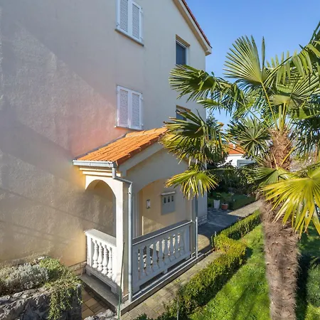 By Interhome * Njivice